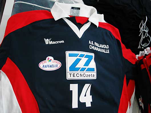 scritte termosaldabili ed etichette termosaldate per abbigliamento