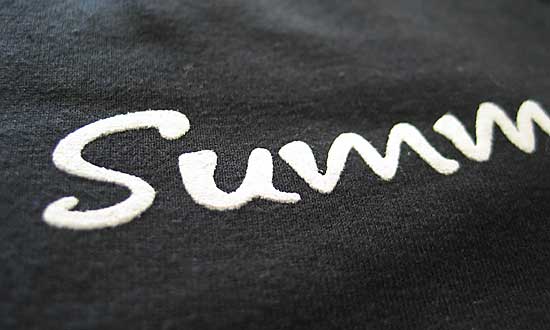 stampe in rilievo su abbigliamento