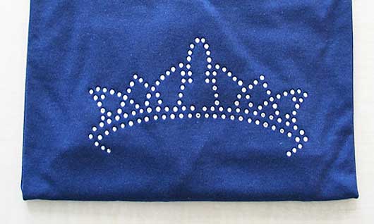Abbgliamento personalizzato con strass